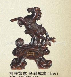 树脂仿木前程如意马 商务摆件中的艺术与寓意